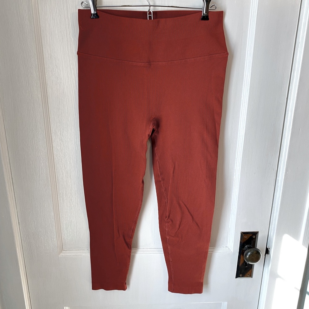 Rust colored Victoria Secret ribbed leggings